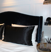 Load image into Gallery viewer, Luxury Queen Size Black Pillowcase - Pure 100% Mulberry Silk 22 Momme
