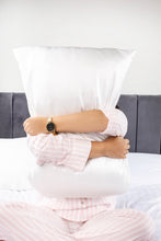 Load image into Gallery viewer, Luxury Queen Size White Pillowcase - Pure 100% Mulberry Silk 22 Momme
